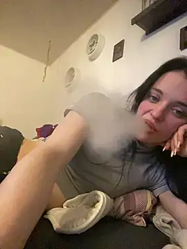 LeonieClaire online show from February 19, 7:13 pm