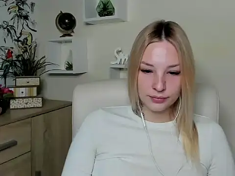 VelvetAngela online show from March 7, 7:15 am