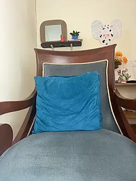 LilaRvsh online show from April 4, 6:29 pm