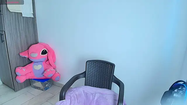 alys love online show from April 26, 3:43 pm