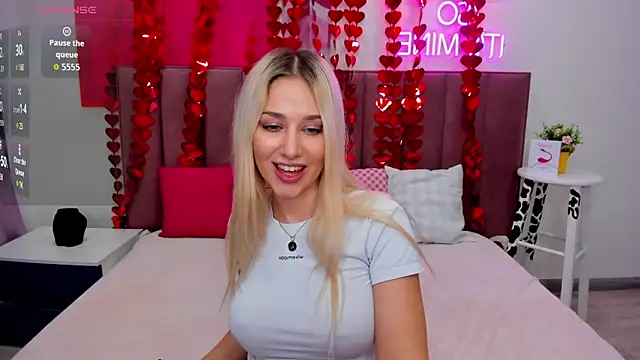 MIla Stunning online show from February 11, 1:31 am