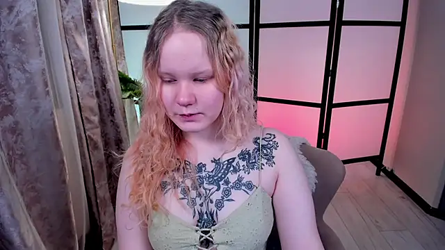 AnnieVibe online show from February 20, 5:36 pm