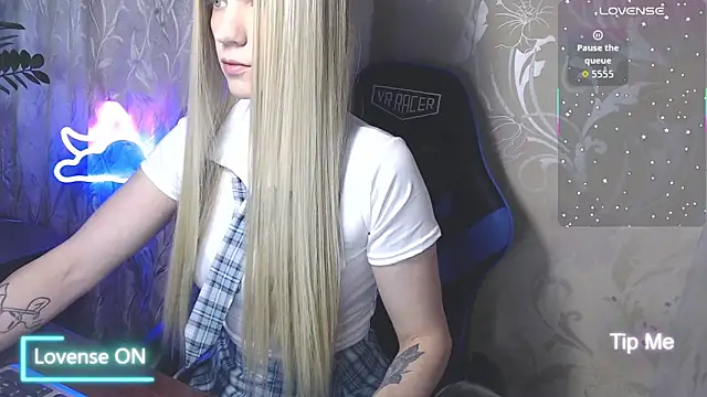 Shiny Victoria online show from June 14, 8:15 am