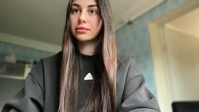 LiluMartiznir online show from June 2, 11:33 am