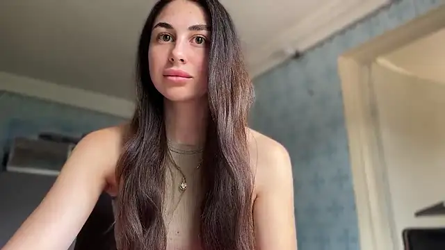 LiluMartiznir online show from June 8, 11:11 am