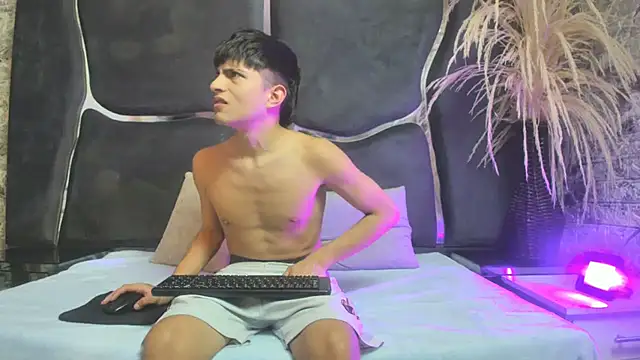 SaxxybunnyAndJayzzy online show from June 25, 4:23 am