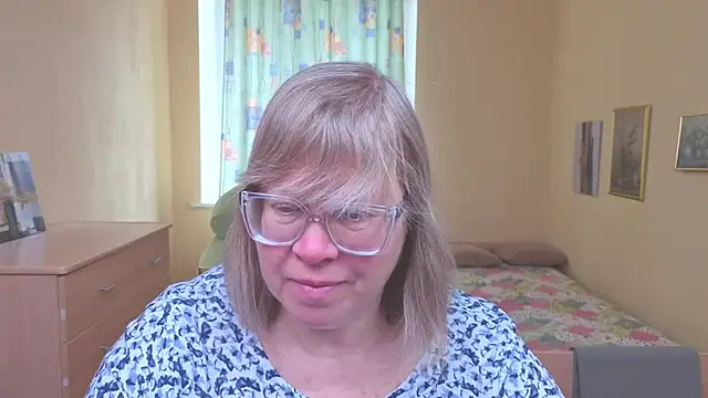 Emma Eclipsee online show from February 24, 10:25 am