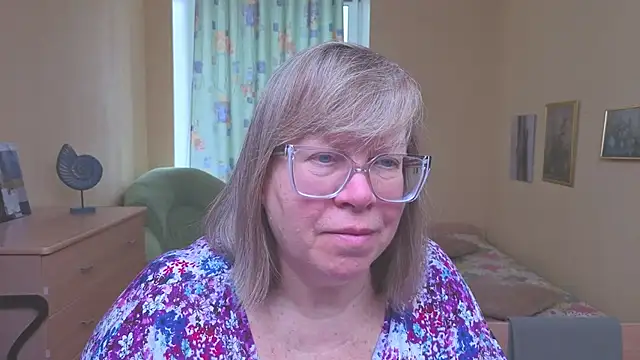 Emma Eclipsee online show from February 13, 9:00 am