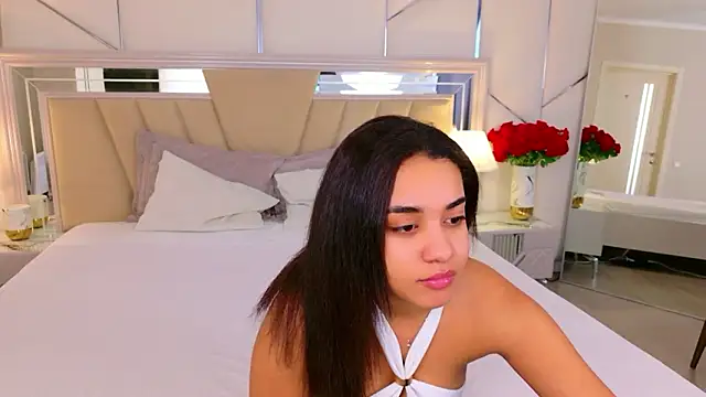 Luna Cortier online show from March 18, 7:24 am