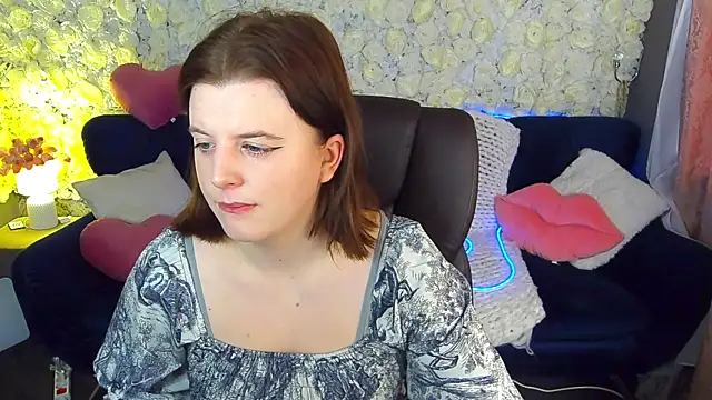 KristiFoxy online show from April 27, 5:26 am