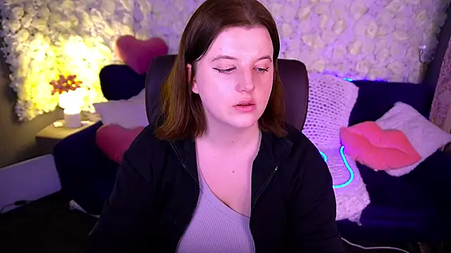 KristiFoxy online show from April 28, 1:48 pm