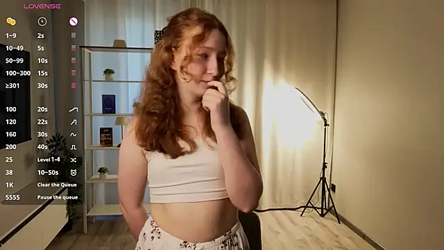 MaraButtrey online show from April 22, 1:13 am