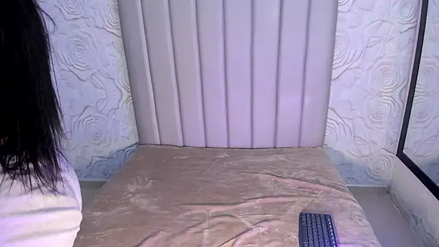 Lya dubois  online show from March 27, 7:03 pm