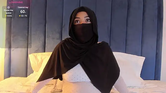 fatimarab   online show from February 4, 1:52 am