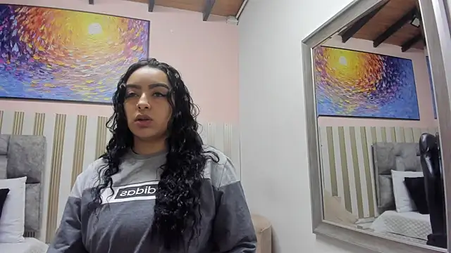 nina glow online show from April 22, 11:18 am