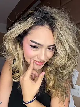 Maddy Beluci online show from March 11, 12:59 am