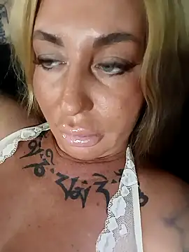 MiaMooly online show from September 8, 5:01 pm