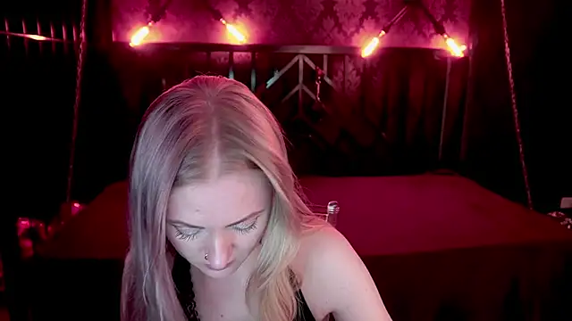 DramaQuenns online show from April 23, 5:59 am