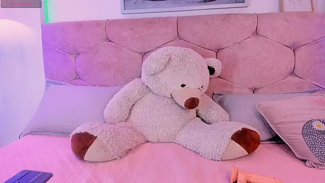 Celeste wang online show from April 25, 12:19 pm