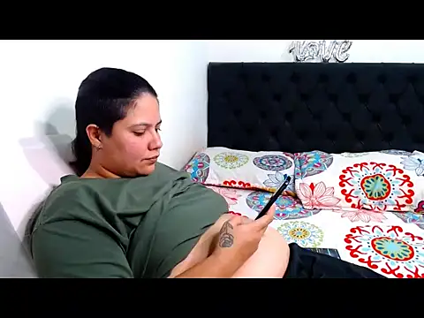 suzy paz online show from March 7, 9:11 pm