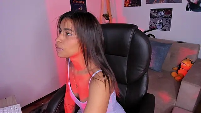 MoonRose   online show from April 21, 7:43 pm