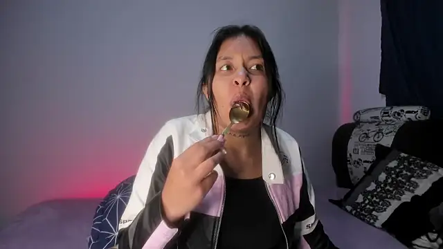 Sharlottee   online show from March 12, 6:49 am