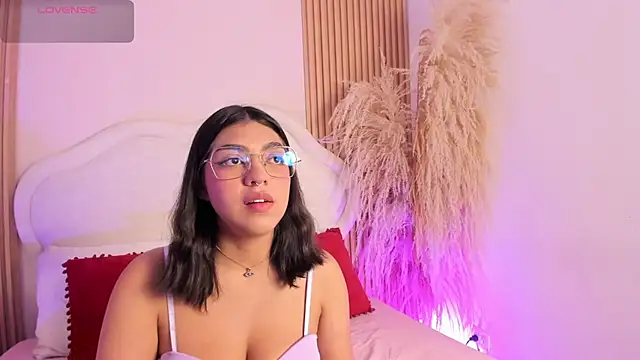 rebeca taylor online show from March 24, 3:01 am