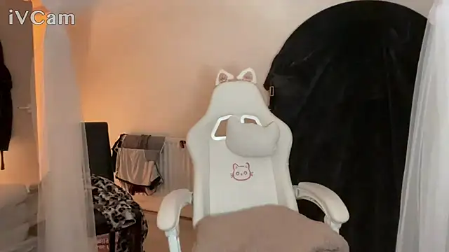 missbbydior online show from February 5, 11:41 pm