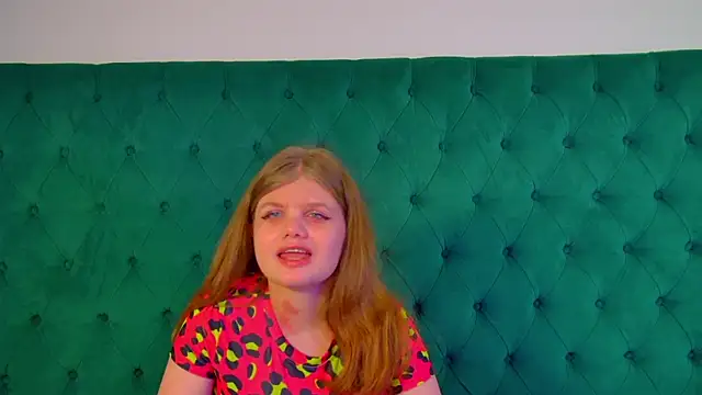 ChloeHalses online show from April 28, 5:11 am