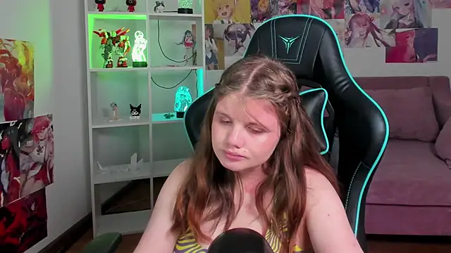 ChloeHalses online show from June 9, 1:38 am