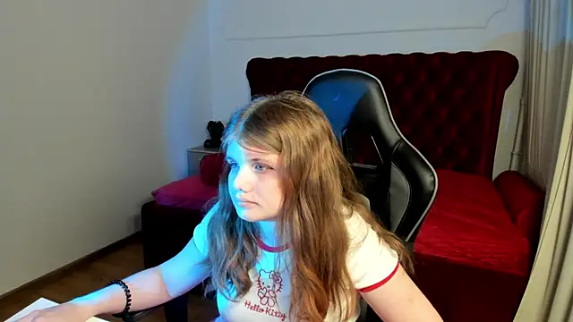 ChloeHalses online show from June 8, 1:28 am