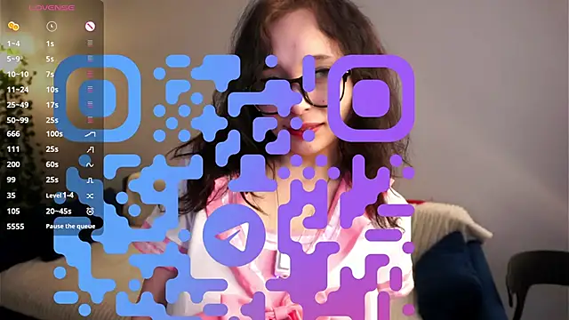 HannaHayles online show from April 19, 6:21 pm