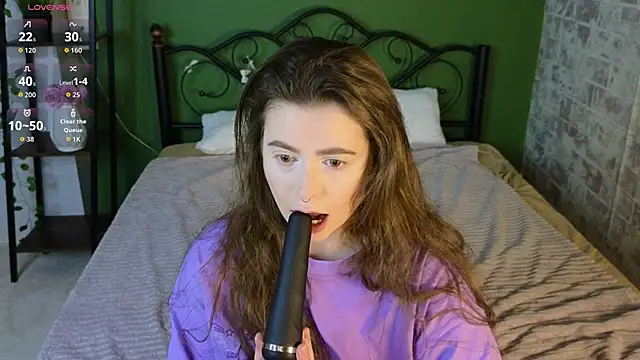 LovingWhisperr online show from April 16, 6:35 am