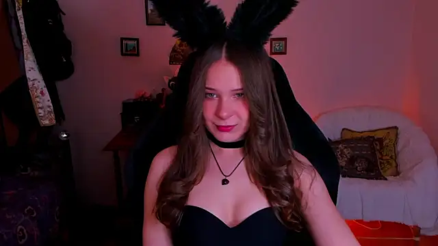 LanaLovely online show from June 17, 6:37 am