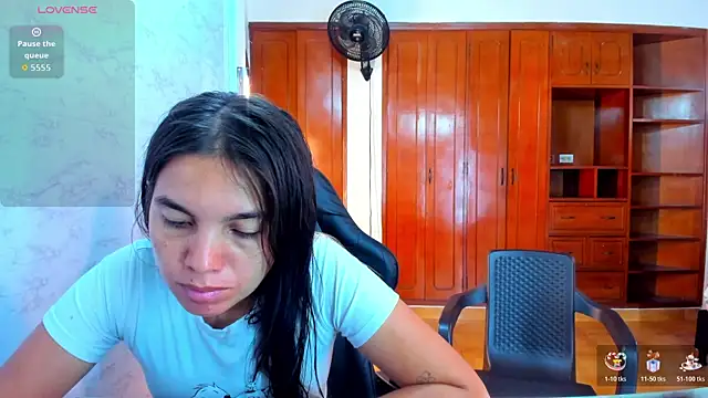 Emily and Soffy online show from April 22, 12:24 pm