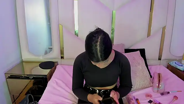 Vaneline2 online show from April 23, 12:29 pm