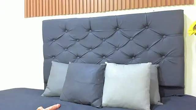  Daarcy  online show from March 25, 4:39 am