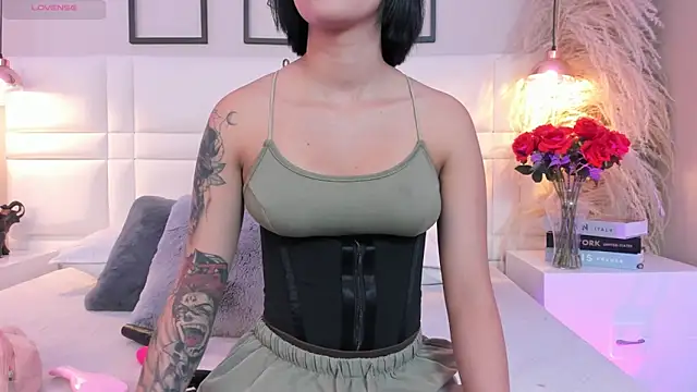 RaquelHyde  online show from June 1, 8:21 pm