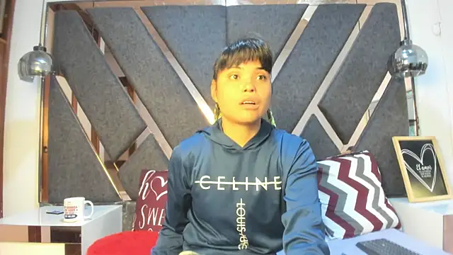 Maggyx online show from April 24, 1:36 pm