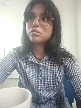 Maggyx online show from February 20, 1:23 pm