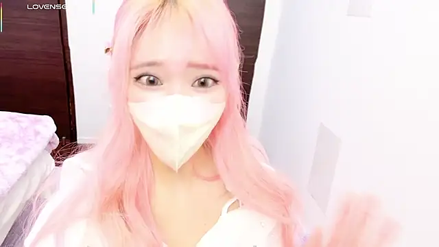 Mia-o0 online show from March 8, 9:35 am