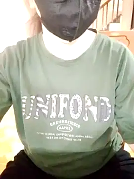 LiilyZi online show from April 27, 1:14 am