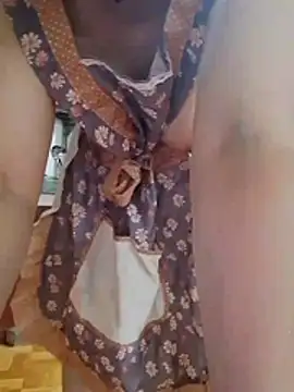 LiilyZi online show from April 21, 2:51 am