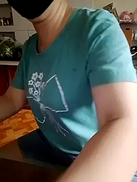 LiilyZi online show from April 22, 3:03 am