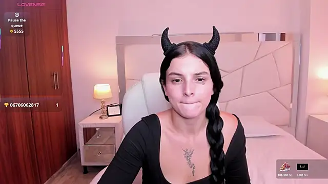 Alahia bree online show from March 8, 7:51 pm