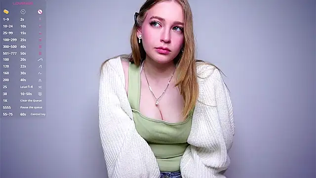 RowenaIanniello online show from April 22, 3:20 pm