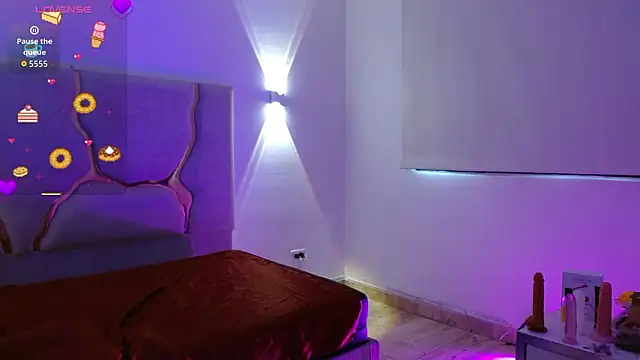 Sashaa tay online show from March 5, 7:09 pm