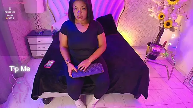 YazminJenner online show from June 11, 5:26 am