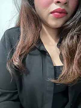 riya sharma11 online show from April 19, 6:10 pm