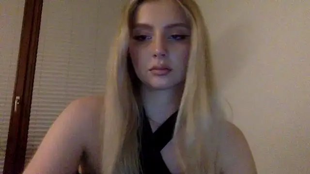 MayaWetDream online show from April 28, 8:35 pm